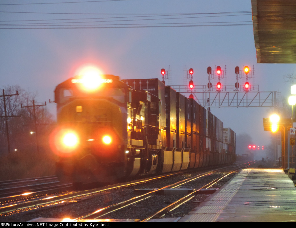 CSX 4550 on I157